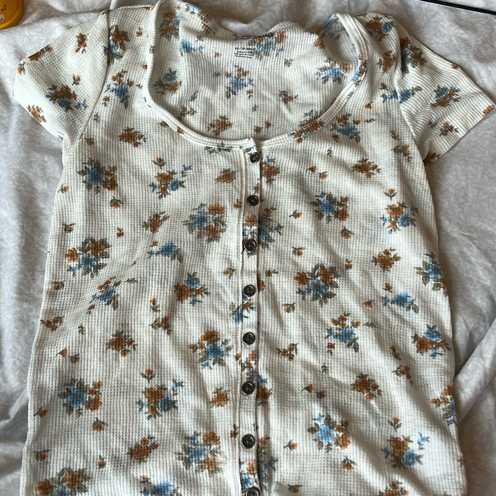 American Eagle top